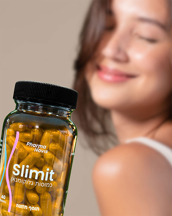 בקבוק SLIMIT וברקע בחורה מחייכת